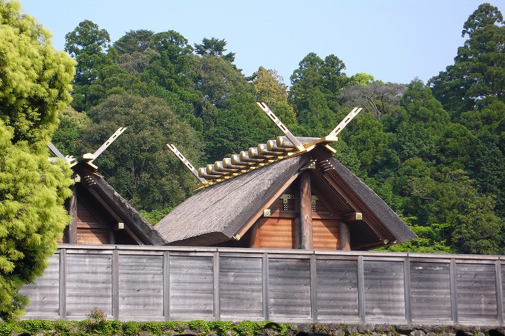 日本の三重県伊勢市にある皇大神宮（内宮）正殿の画像。